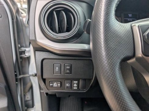 Used 2021 Toyota Tacoma SR5 w/ Trail Edition image 11