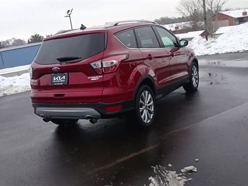 Used 2018 Ford Escape Titanium image 2