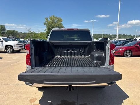 Used 2024 Chevrolet Silverado 1500 LT AWD/4WD image 5