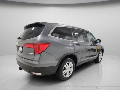 Used 2016 Honda Pilot LX image 11