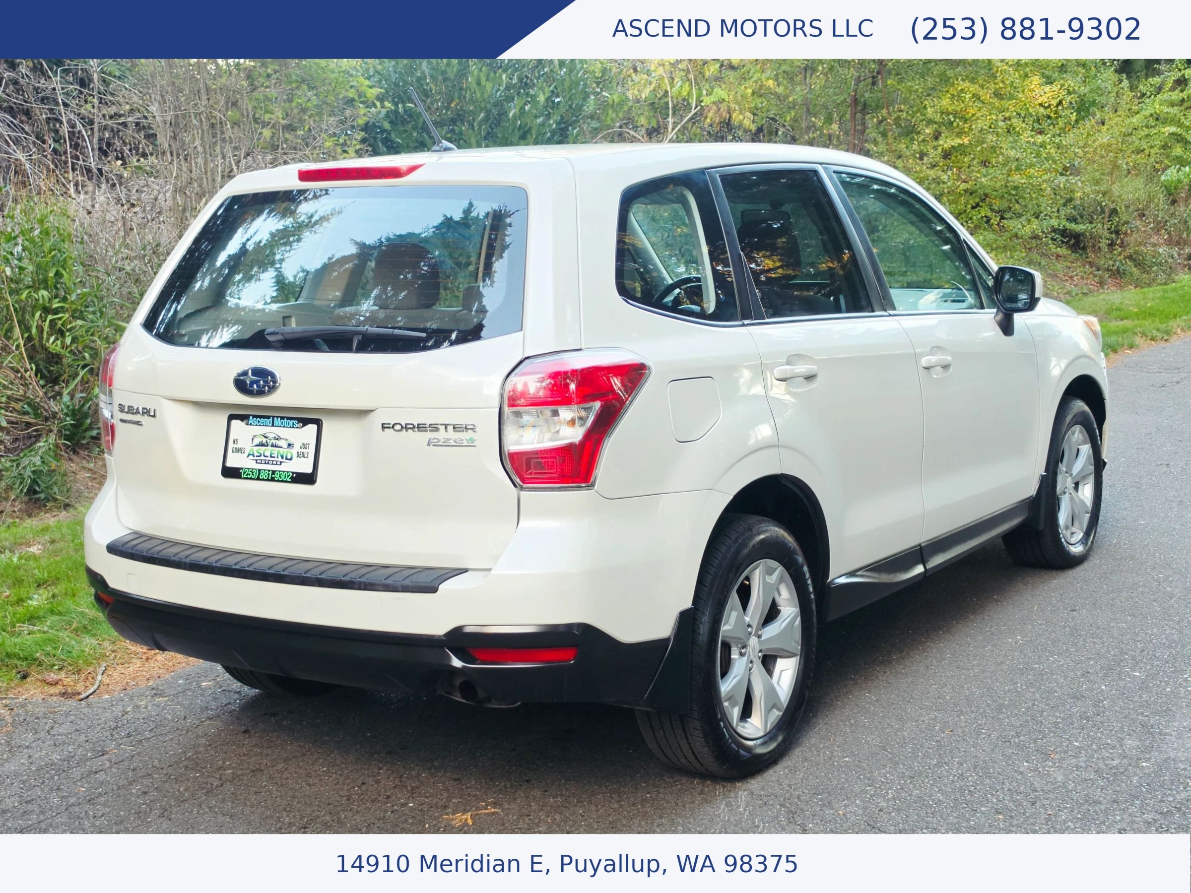 Used 2014 Subaru Forester 2.5i AWD/4WD image 5