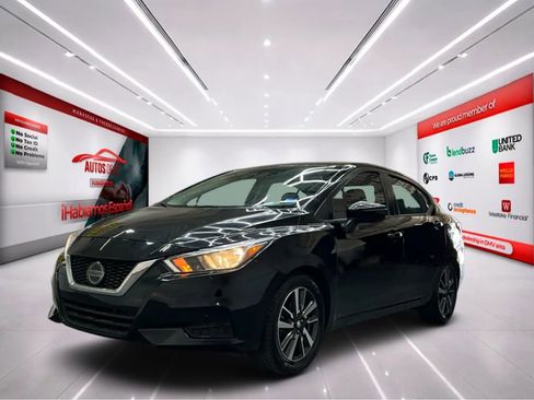 Used 2021 Nissan Versa SV image 3