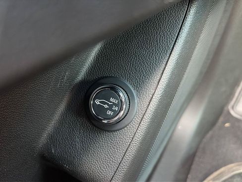 Used 2023 Chevrolet Traverse LT AWD/4WD image 20
