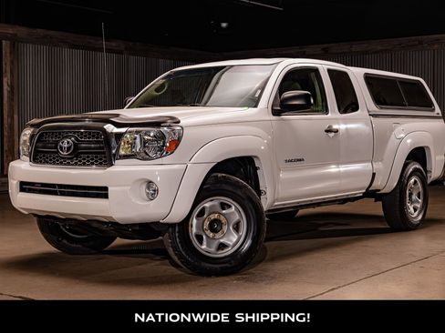 Used 2011 Toyota Tacoma PreRunner w/ SR5 Pkg #2 image 4