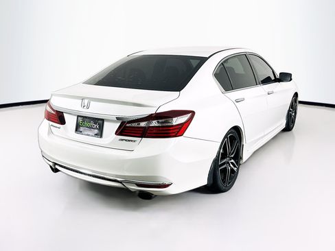 Used 2017 Honda Accord Sport image 9