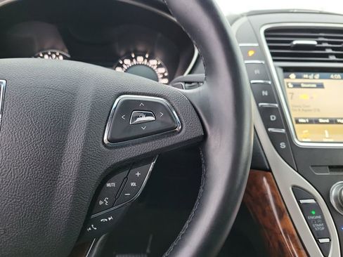 Used 2018 Lincoln MKX Reserve w/ Lincoln MKX Climate Package image 24