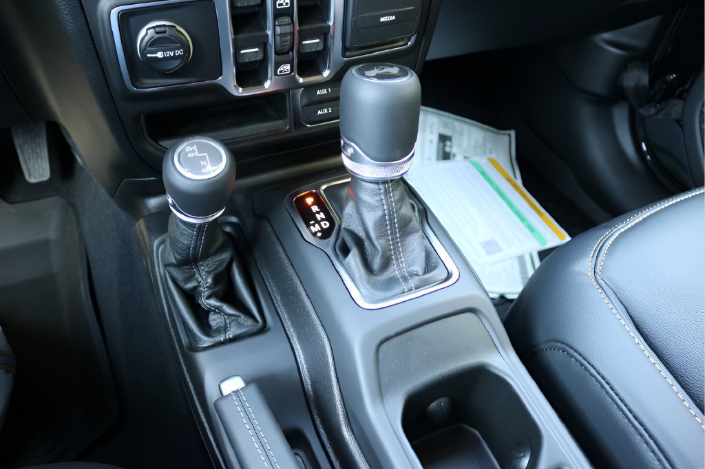 New 2027 Jeep Wrangler Unlimited Sahara AWD/4WD image 28