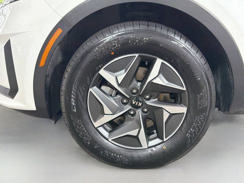 Used 2021 Kia Sorento S FWD image 32