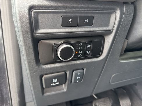 Used 2024 Ford Expedition XLT image 18