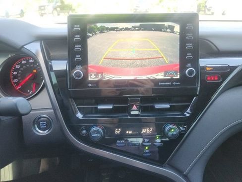 Used 2021 Toyota Camry XSE FWD image 15