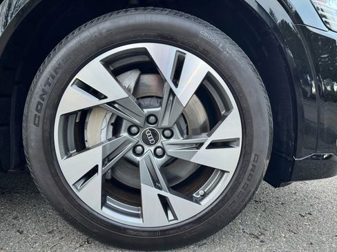 Used 2022 Audi e-tron Premium Plus image 17