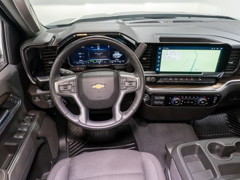 Used 2025 Chevrolet Silverado 1500 LT image 12
