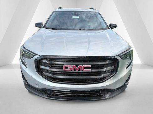 Used 2020 GMC Terrain SLE w/ Driver Convenience Package AWD/4WD image 2