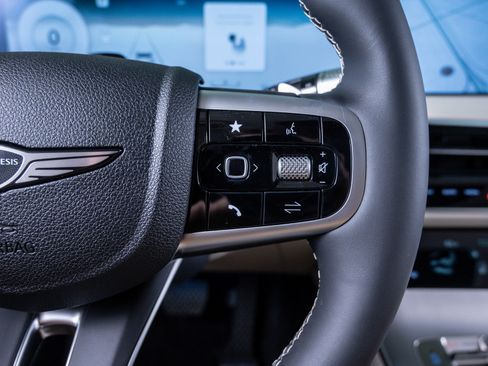 Used 2026 Genesis GV70 2.5T Select image 22