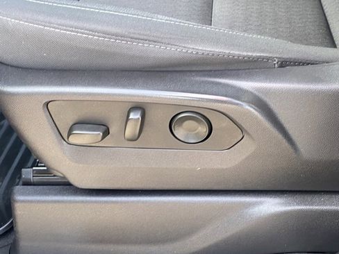 Used 2024 GMC Sierra 1500 SLE w/ Preferred Package image 32