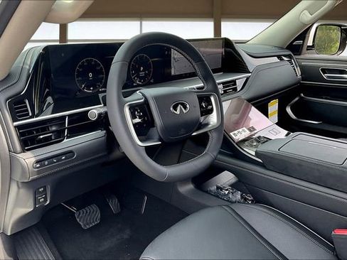 New 2026 INFINITI QX80 Luxe image 14