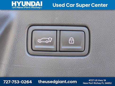 Used 2025 Hyundai Santa Fe Limited FWD image 14
