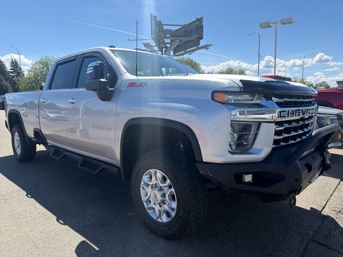 Used 2021 Chevrolet Silverado 2500 LTZ w/ LTZ Convenience Package AWD/4WD image 4