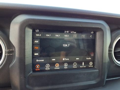 Used 2018 Jeep Wrangler Unlimited Sahara w/ Dual Top Group AWD/4WD image 11