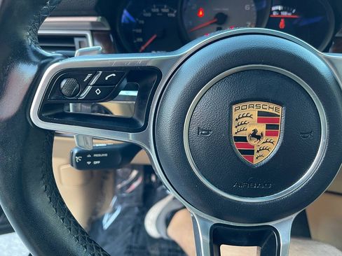 Used 2018 Porsche Macan S image 31