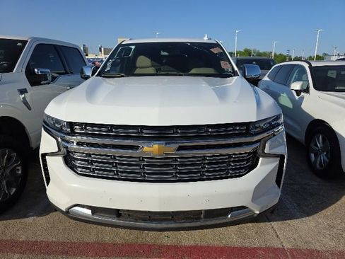 Used 2024 Chevrolet Suburban Premier RWD image 8