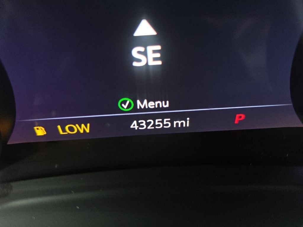 Used 2023 Buick Envision Essence w/ Sport Touring Package AWD/4WD image 12
