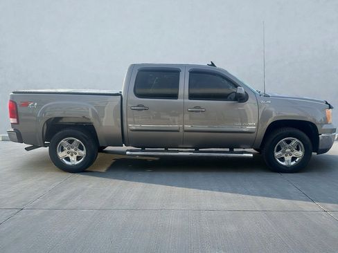 Used 2013 GMC Sierra 1500 SLE w/ All-Terrain Package image 6