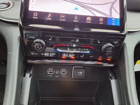 New 2025 Jeep Grand Cherokee Limited w/ Black Appearance Package image 14