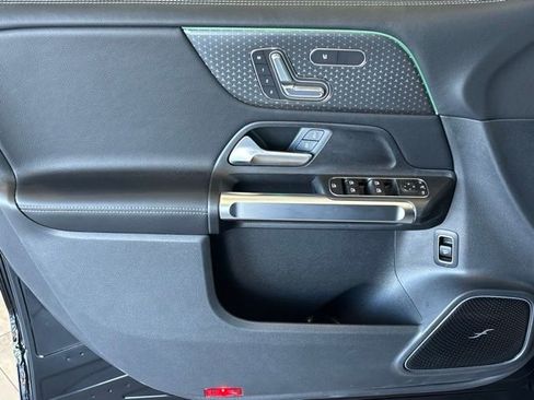 Used 2026 Mercedes-Benz GLB 250 4MATIC image 12