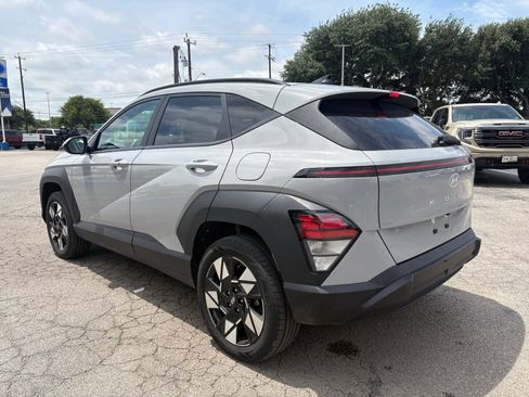 Used 2024 Hyundai Kona SEL AWD/4WD image 3
