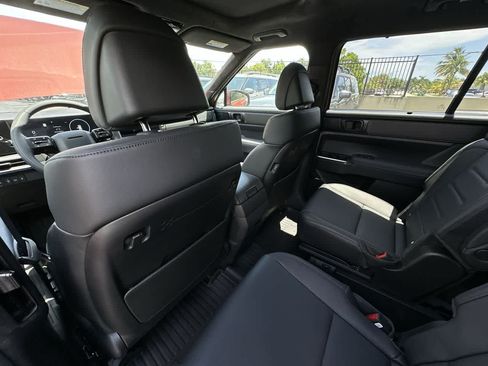 New 2025 Hyundai Santa Fe Calligraphy FWD image 23