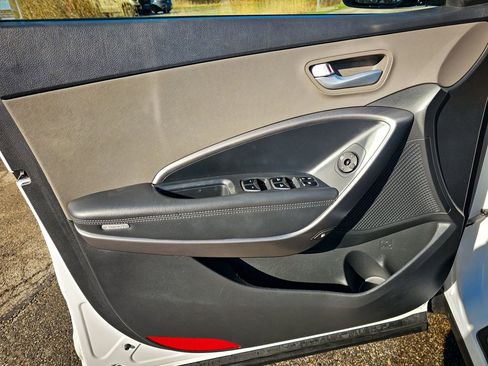 Used 2017 Hyundai Santa Fe Sport image 9