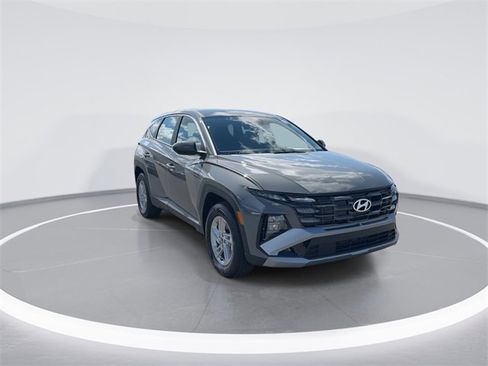 New 2026 Hyundai Tucson SE image 2
