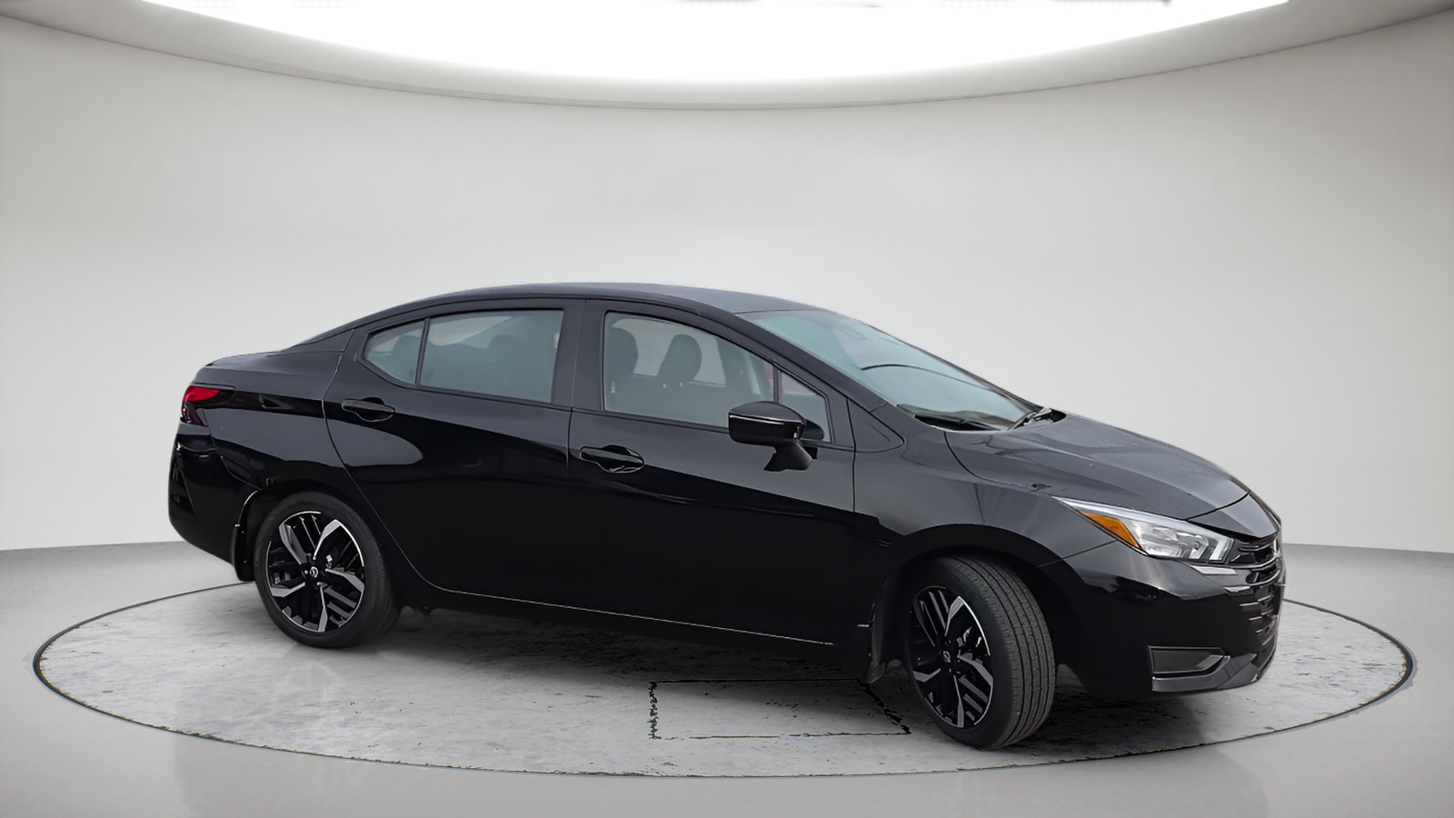 Used 2025 Nissan Versa SR w/ Trunk Package FWD image 4