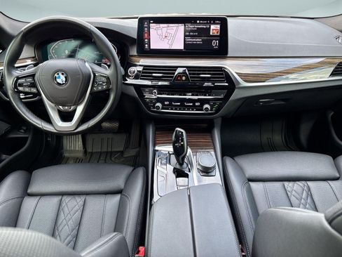 Used 2021 BMW 530i xDrive w/ Premium Package AWD/4WD image 16