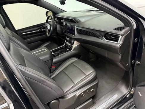 Used 2024 GMC Yukon Denali w/ Advanced Technology Package AWD/4WD image 40