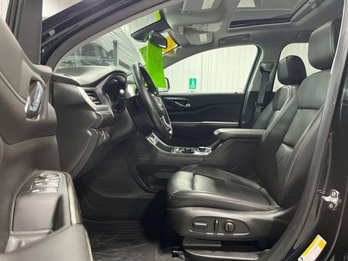 Certified 2023 GMC Acadia SLT w/ Trailering Package image 14