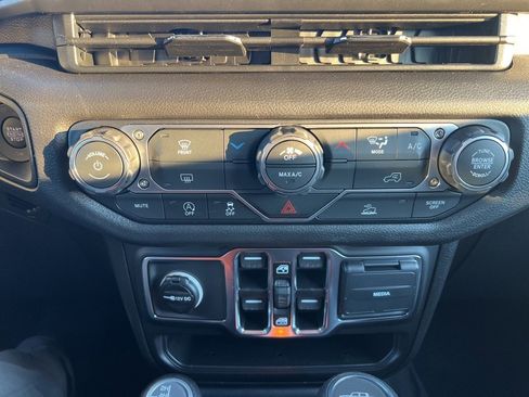 New 2026 Jeep Gladiator Sport image 31