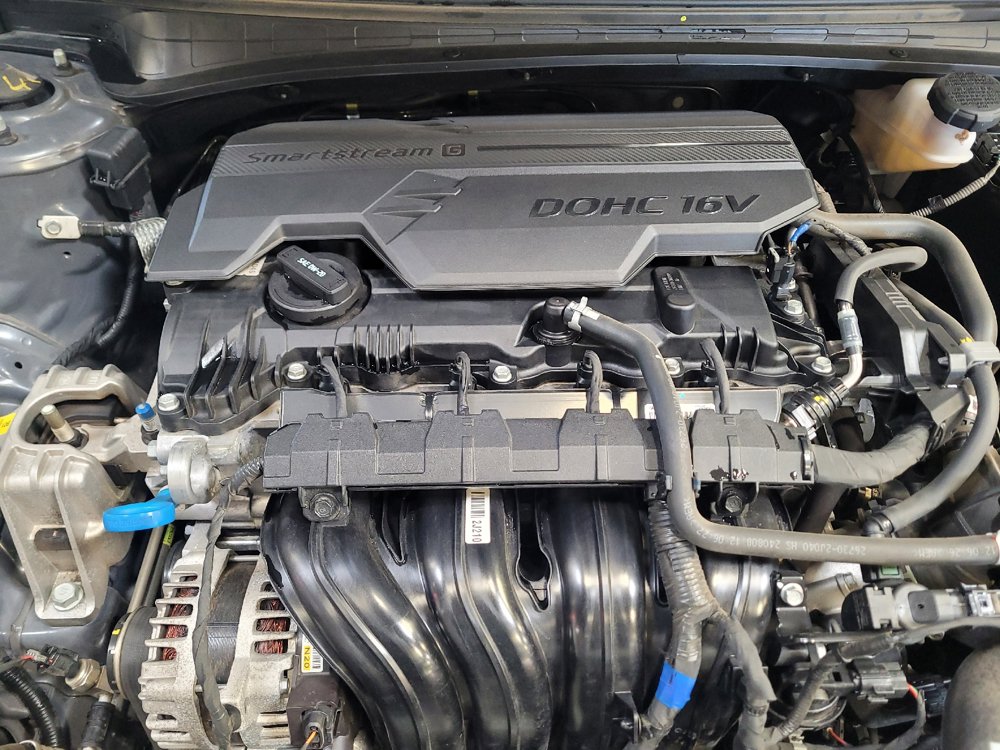 Used 2025 Hyundai Elantra SEL FWD image 30