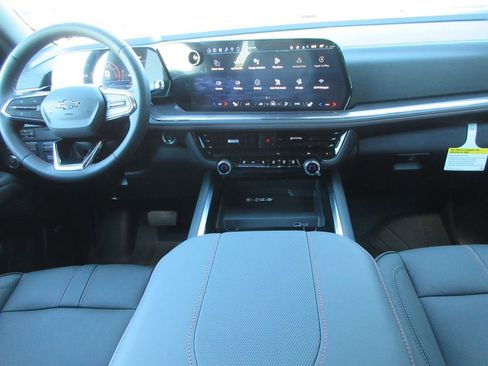 New 2026 Chevrolet Suburban RST w/ Comfort Package AWD/4WD image 17