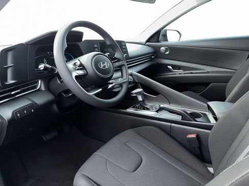 New 2026 Hyundai Elantra SE FWD image 15
