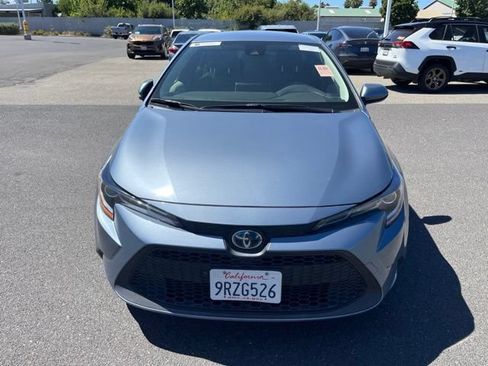 Used 2021 Toyota Corolla LE w/ Carpet Mat Package (TMS) FWD image 2