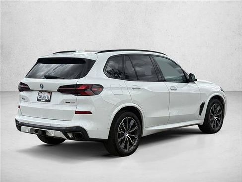 Used 2025 BMW X5 xDrive40i w/ M Sport Package AWD/4WD image 5