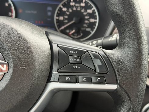 Used 2025 Nissan Altima 2.5 SV FWD image 17