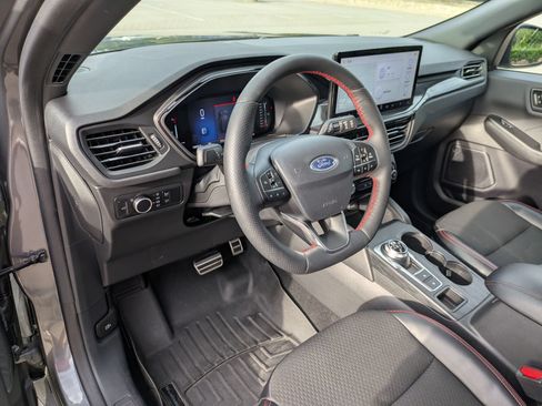 Certified 2024 Ford Escape ST-Line w/ Tech Pack #1 AWD/4WD image 15