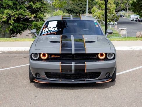 Used 2019 Dodge Challenger SXT w/ Blacktop Package image 2