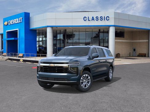New 2026 Chevrolet Suburban LS image 8