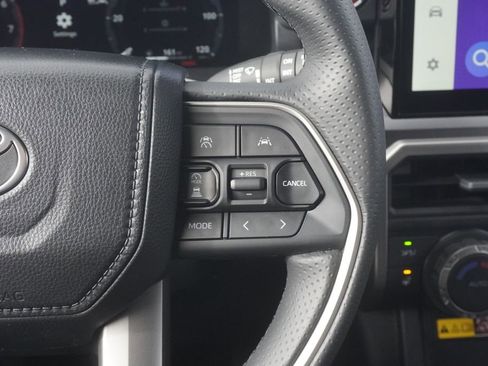 Used 2025 Toyota 4Runner 4WD image 13