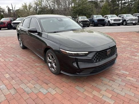 Certified 2023 Honda Accord EX image 19