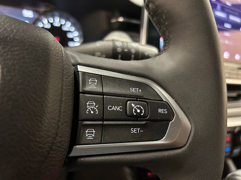 Used 2023 Jeep Compass Limited image 22